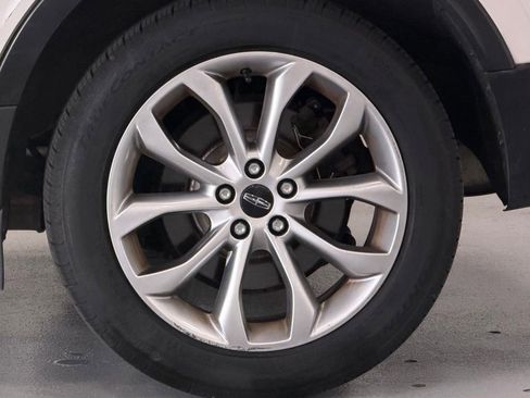 Used 2016 Lincoln MKC Select w/ Select Plus Package AWD/4WD image 8