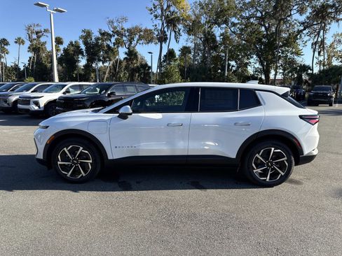 New 2026 Chevrolet Equinox EV LT image 6