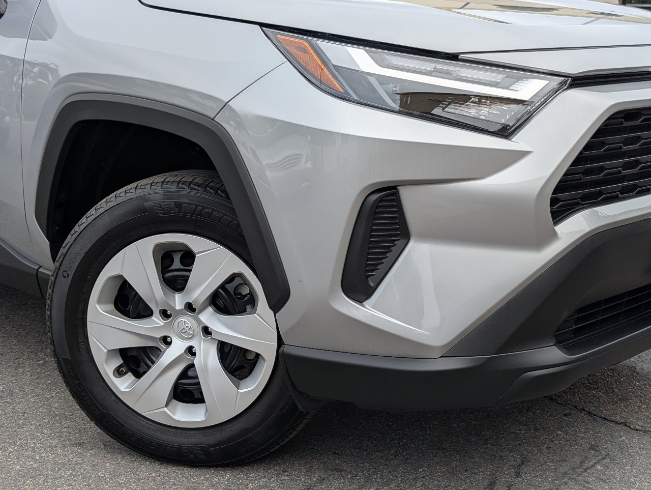 Used 2025 Toyota RAV4 LE FWD image 10