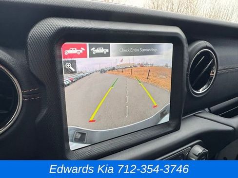 Used 2021 Jeep Gladiator Overland image 24