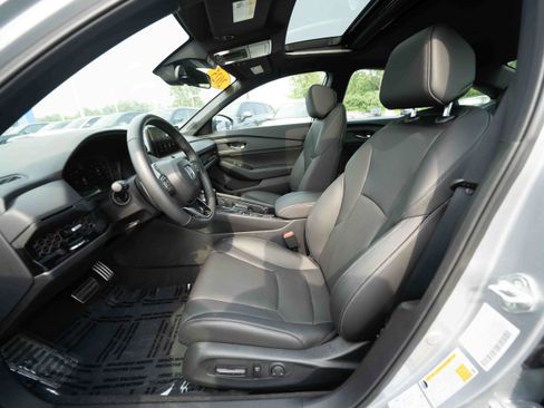 Used 2025 Honda Accord Sport image 9