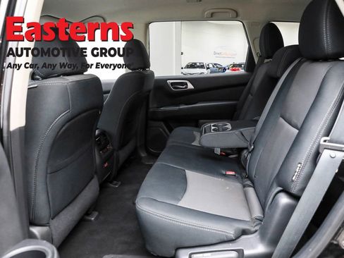 Used 2019 Nissan Pathfinder SV image 22