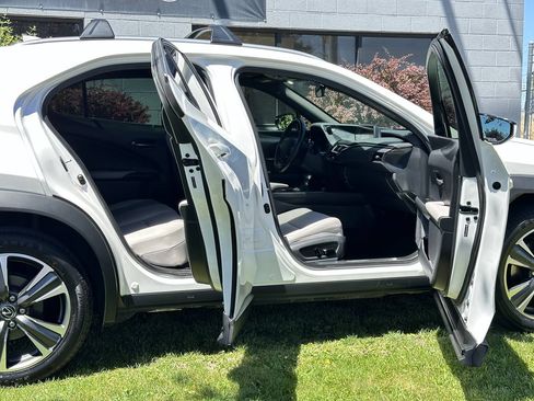 Used 2019 Lexus UX 200 w/ Accessory Package 2 FWD image 25
