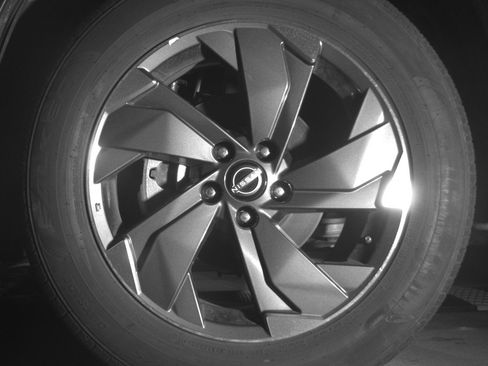 Used 2025 Nissan Rogue SV image 12