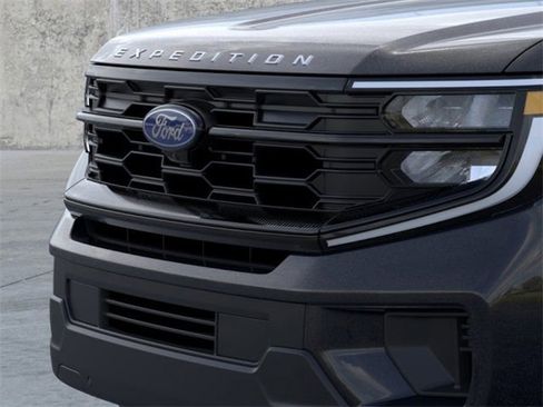 New 2025 Ford Expedition Max Active image 17