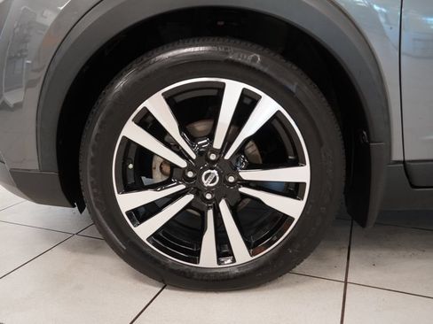 Used 2020 Nissan Kicks SR FWD image 15
