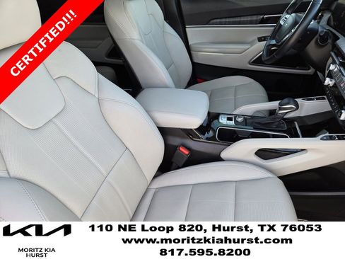 Used 2024 Kia Telluride EX w/ EX Captain's Chair Package image 19