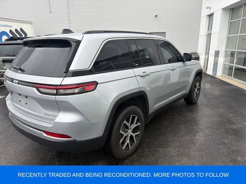 Used 2025 Jeep Grand Cherokee Limited AWD/4WD image 3