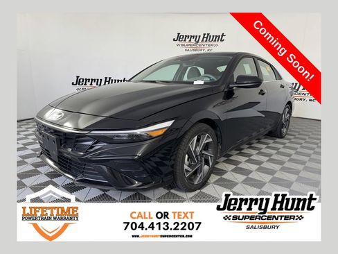 Used 2025 Hyundai Elantra SEL FWD image 1