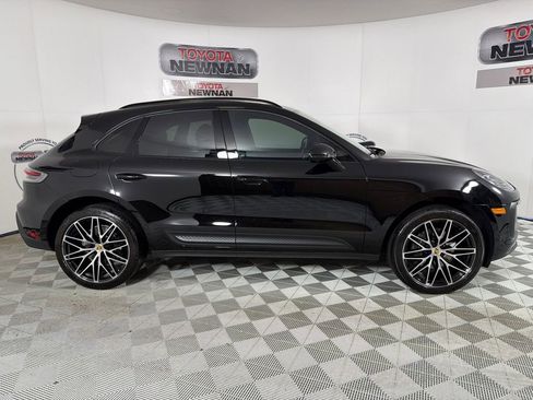 Used 2023 Porsche Macan Turbo image 4