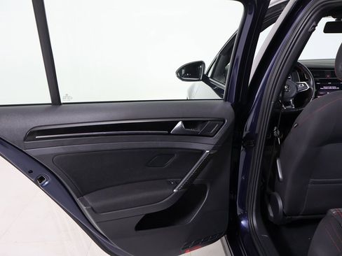 Used 2017 Volkswagen GTI Sport image 21