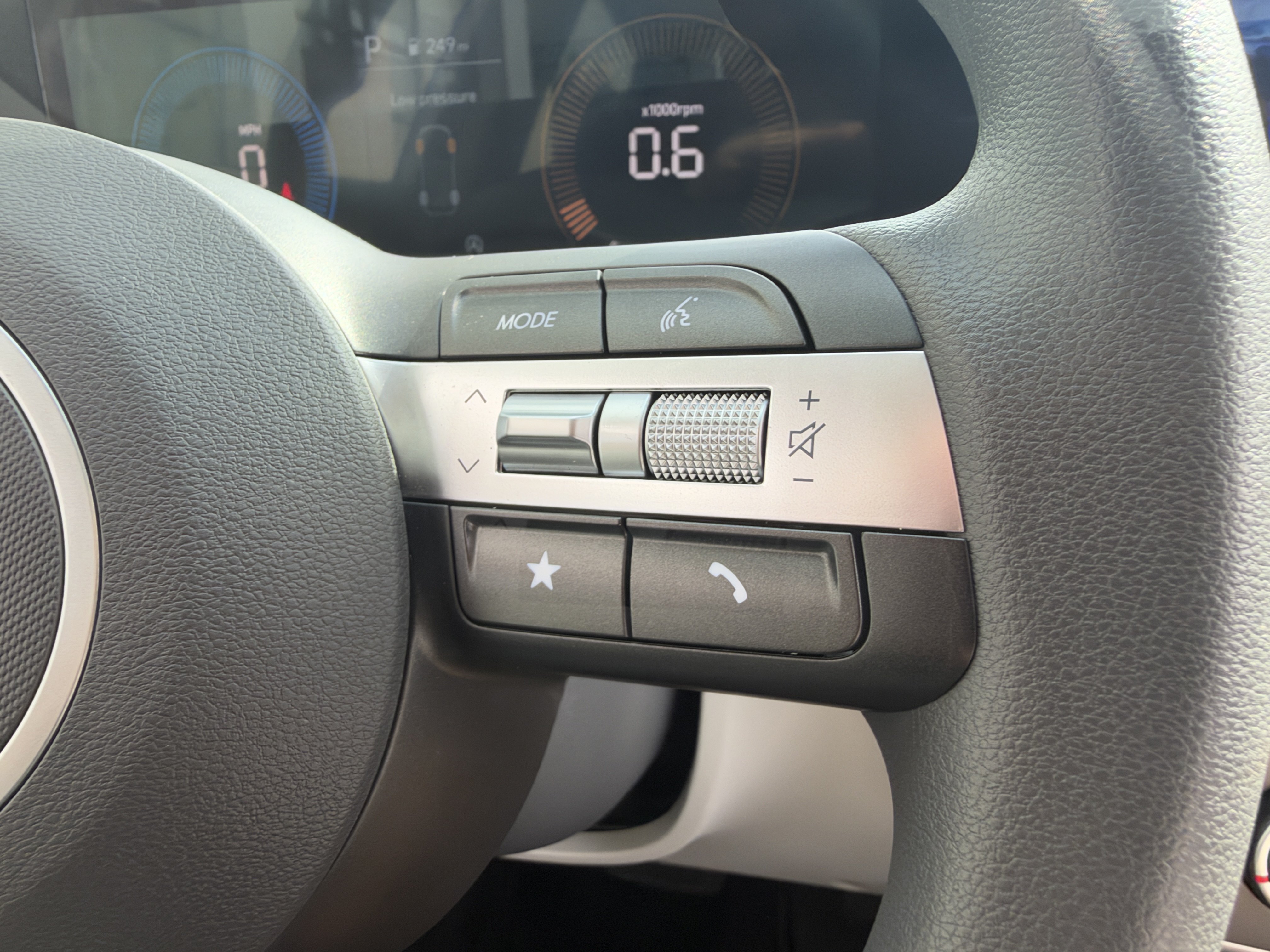 Certified 2026 Hyundai Kona SE AWD/4WD image 31
