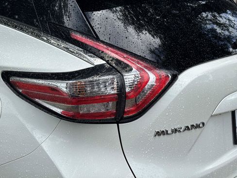 Used 2016 Nissan Murano Platinum w/ Platinum Technology Package FWD image 11