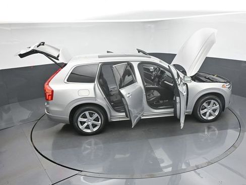 Used 2023 Volvo XC90 B5 Core image 47