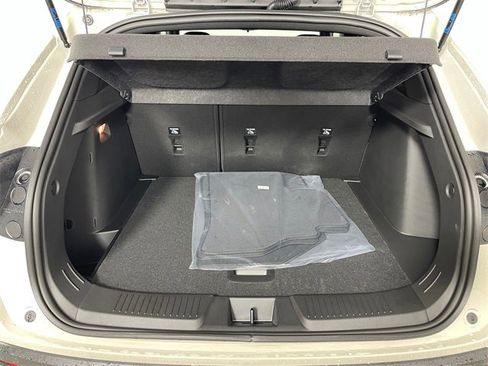 New 2026 Chevrolet Trax RS w/ Sunroof Package image 14