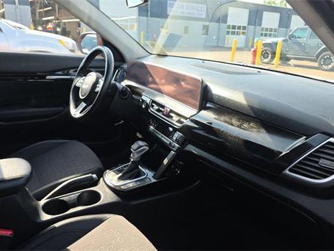 Used 2024 Kia Seltos X-Line AWD/4WD image 8