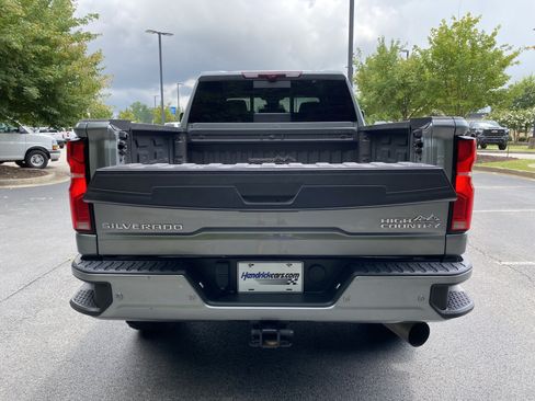Used 2024 Chevrolet Silverado 2500 High Country w/ Technology Package AWD/4WD image 11