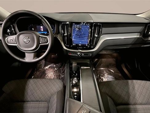 Certified 2023 Volvo XC60 B5 Core image 17