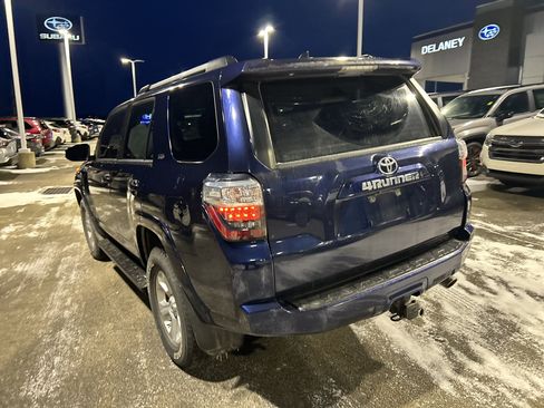 Used 2020 Toyota 4Runner SR5 Premium image 15