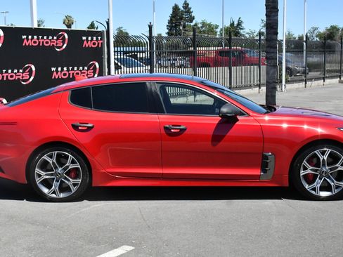 Used 2019 Kia Stinger GT1 RWD image 9