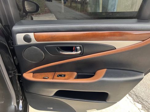 Used 2013 Lexus LS 460 Base 4dr Sedan w/ Comfort Pkg image 13