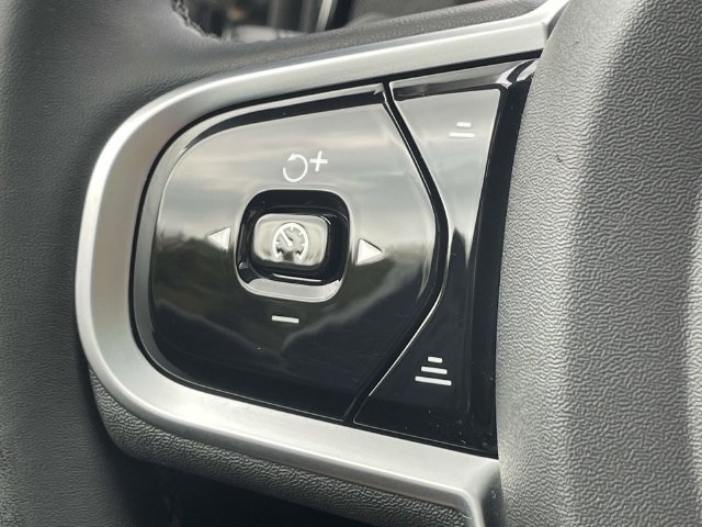 Certified 2025 Volvo XC90 B5 Plus AWD/4WD image 26