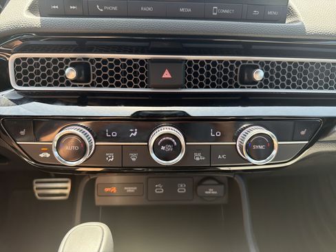 Certified 2025 Honda Civic Sport image 29