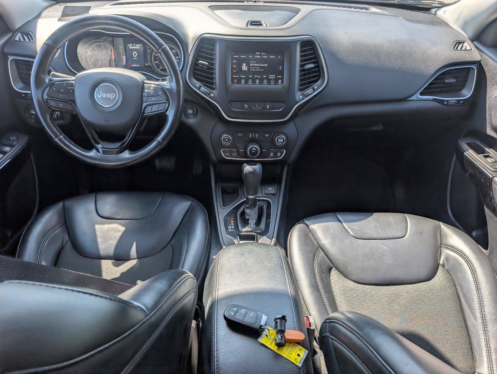 Used 2021 Jeep Cherokee Latitude Plus FWD image 33