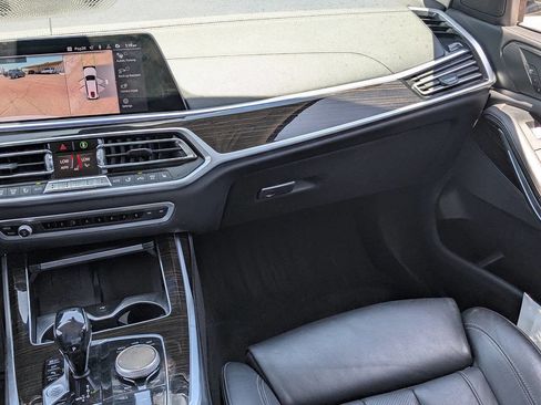 Used 2019 BMW X7 xDrive40i w/ Parking Assistance Package image 17