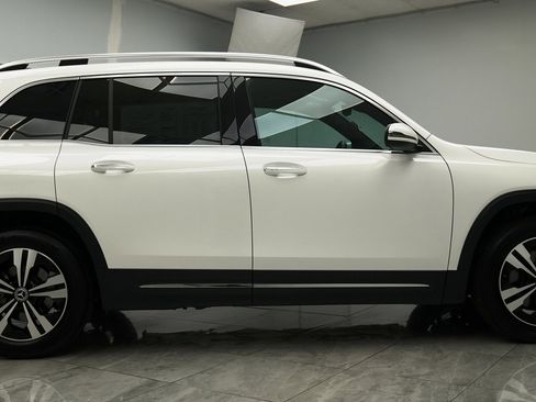 Used 2025 Mercedes-Benz GLB 250 4MATIC image 8
