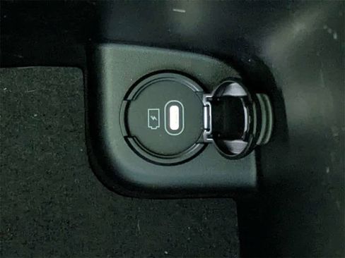 Used 2024 Kia Telluride SX Prestige w/ Towing Package image 40