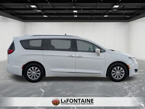 Certified 2018 Chrysler Pacifica Touring-L Plus image 6