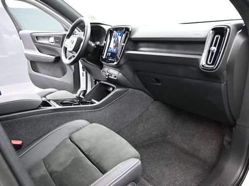 Used 2023 Volvo XC40 Recharge Ultimate w/ Protection Package Premier image 23