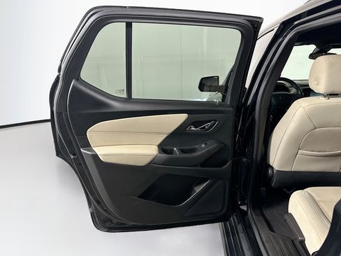 Used 2022 Chevrolet Traverse LS w/ Midnight/Sport Edition FWD image 25