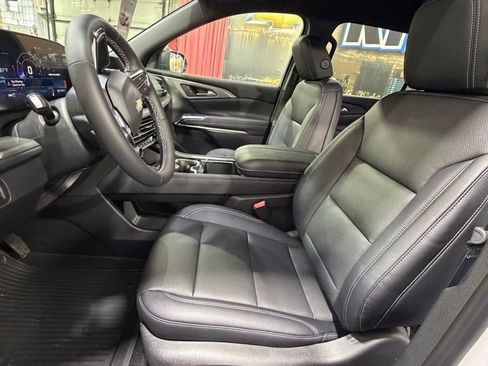 New 2026 Chevrolet Traverse LT w/ Driver Confidence Package AWD/4WD image 11