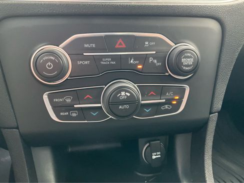 Used 2018 Dodge Charger R/T Scat Pack RWD image 13