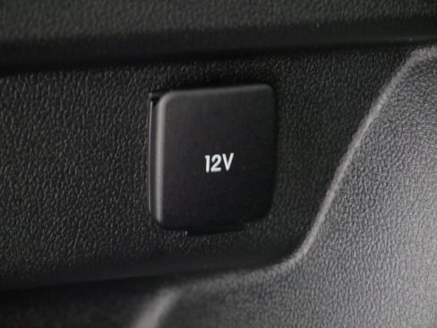 Used 2020 Ford Escape Titanium image 17