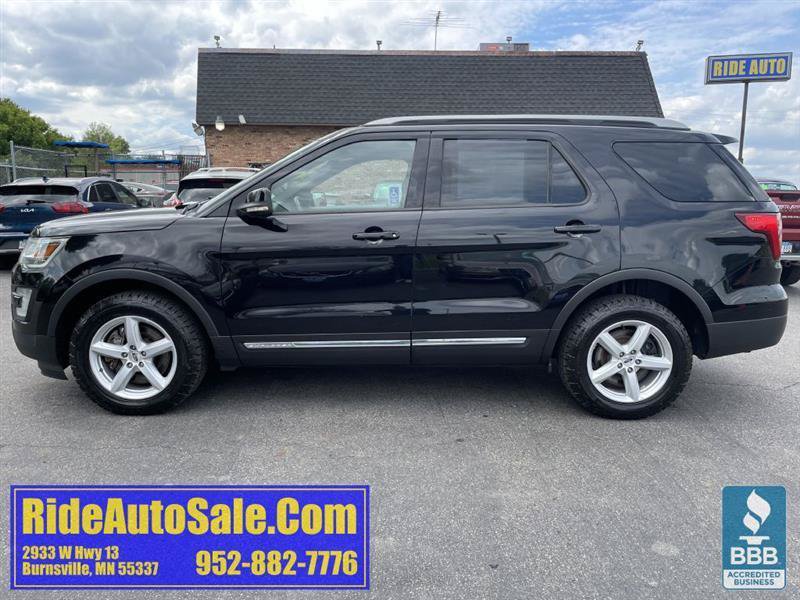 Used 2017 Ford Explorer XLT w/ Equipment Group 201A AWD/4WD image 8