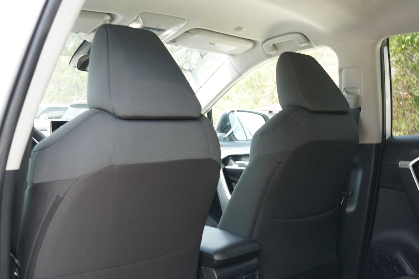 Used 2025 Toyota RAV4 XLE FWD image 17
