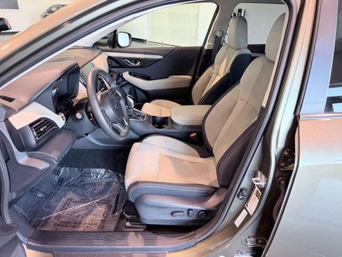 Used 2025 Subaru Outback Premium AWD/4WD image 33