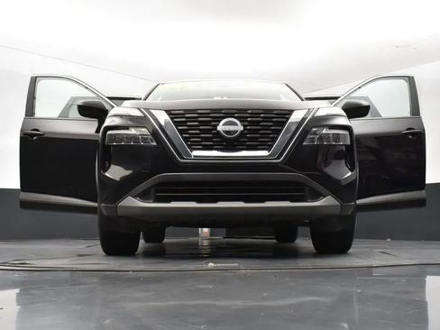 Used 2023 Nissan Rogue SV image 11