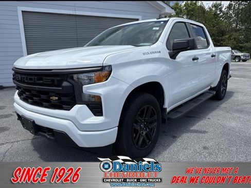 Used 2024 Chevrolet Silverado 1500 Custom image 1