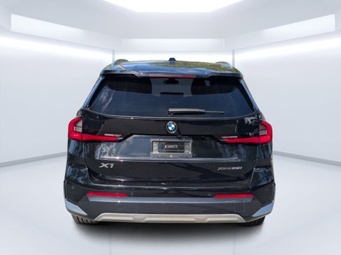 Used 2025 BMW X1 xDrive28i w/ Convenience Package AWD/4WD image 7
