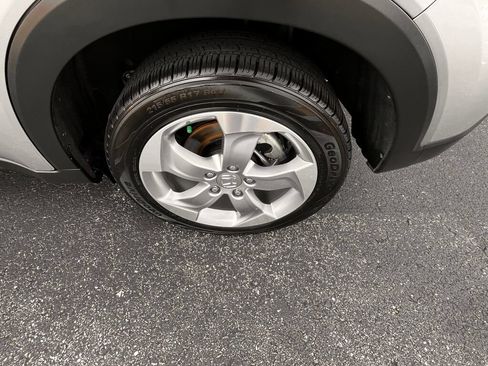 Used 2021 Honda HR-V LX image 24