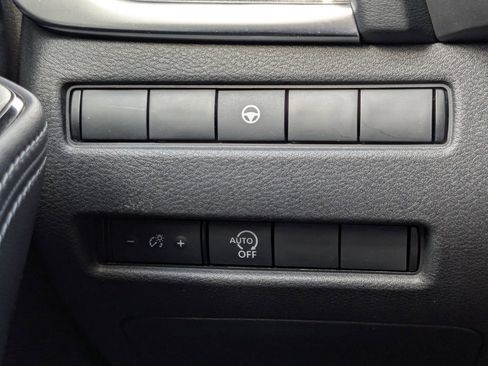 Used 2023 Nissan Rogue SV image 29