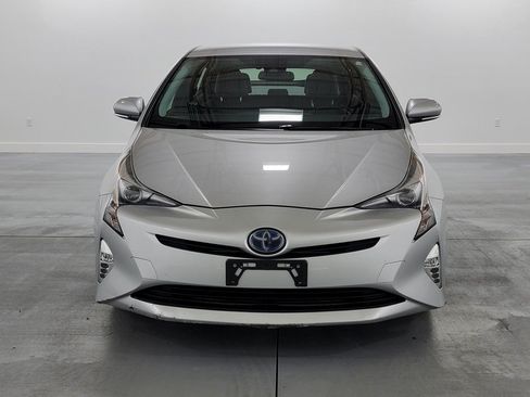 Used 2016 Toyota Prius Three Touring FWD image 3