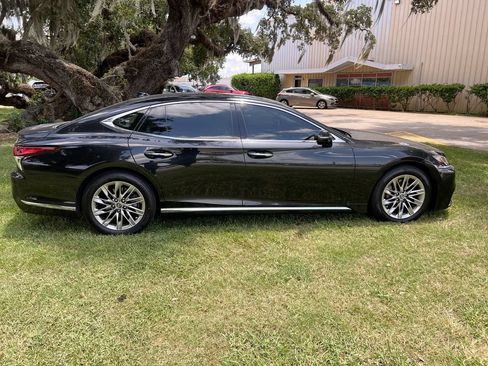 Used 2019 Lexus LS 500 w/ Accessory Package (Z2) RWD image 28