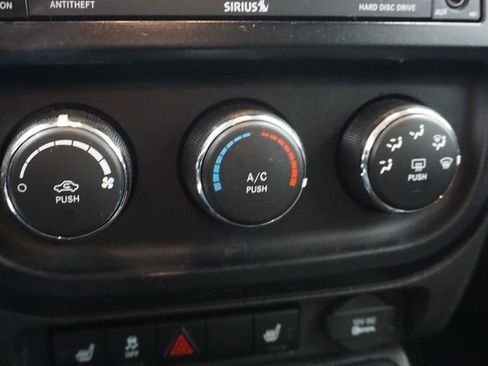 Used 2012 Jeep Patriot Latitude image 29