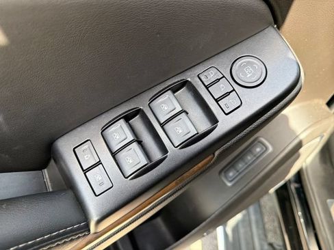 Used 2019 GMC Yukon Denali w/ Denali Ultimate Package AWD/4WD image 17