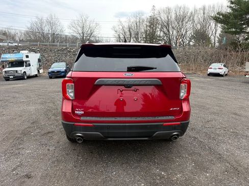 Used 2022 Ford Explorer XLT w/ Equipment Group 202A image 25
